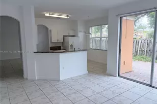 8720 NW 111th Ct, Doral, FL 33178 - Photo 9
