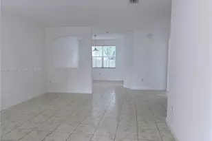 8720 NW 111th Ct, Doral, FL 33178 - Photo 3