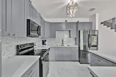 1968 NW 25th Ave #1968, Miami, FL 33125 - Photo 5