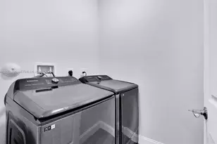 1968 NW 25th Ave, Miami, FL 33125 - Photo 7