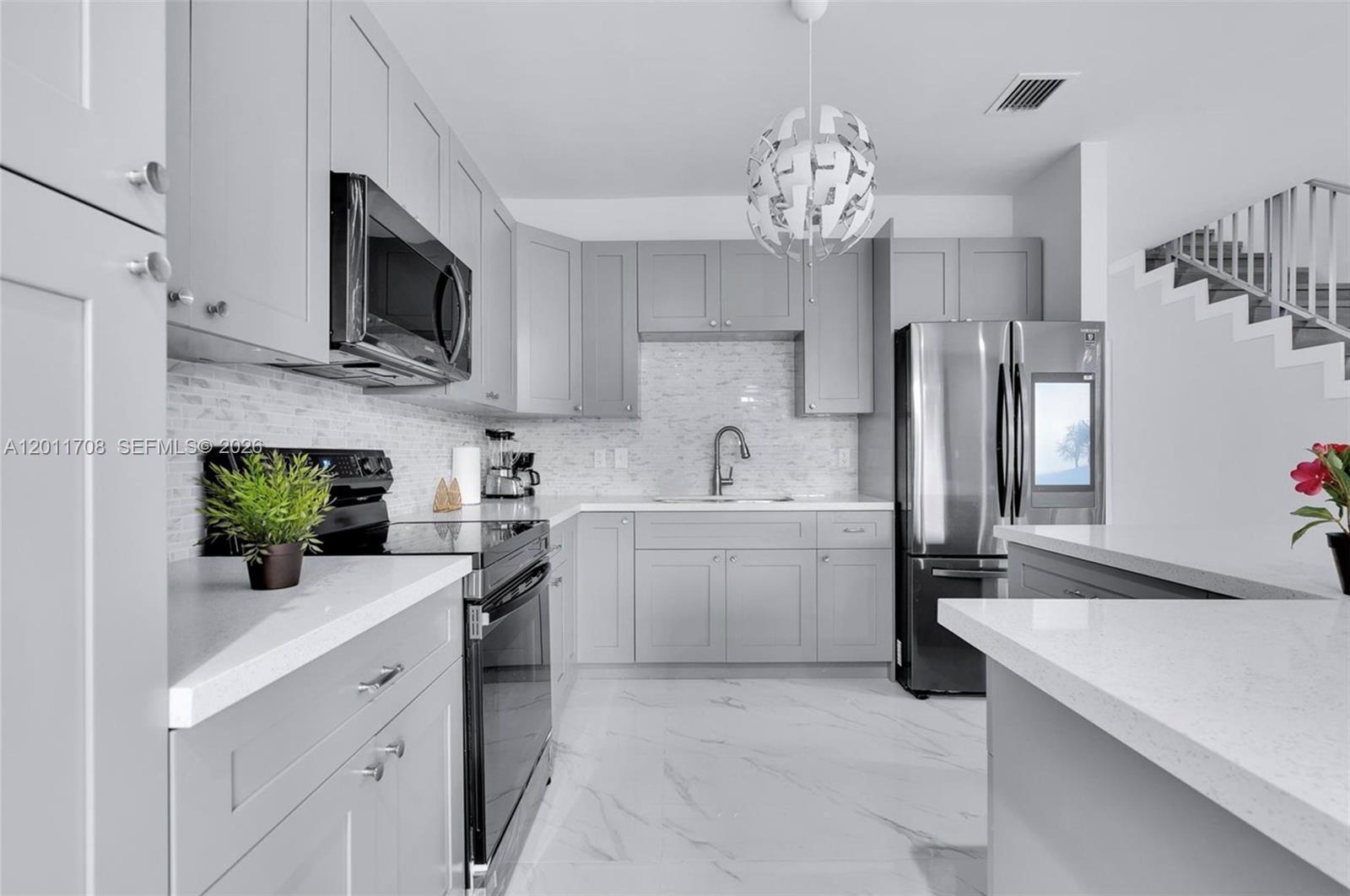 1968 NW 25th Ave #1968 - 1968 NW 25th Ave #1968, Miami, FL 33125 Luxury Property | Jose Angel Pina