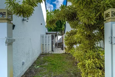 243 NE 212th Ter, Miami, FL 33179 - Photo 29