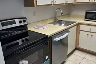 7160 NW 179th St, Hialeah, FL 33015 - Photo 5