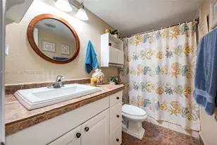 9491 Evergreen Pl, Davie, FL 33324 - Photo 23