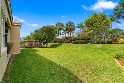 980 SW 171st Ter, Pembroke Pines, FL 33027 - Photo 35