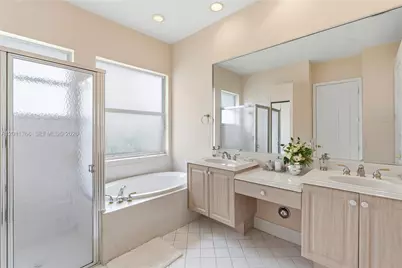 980 SW 171st Ter, Pembroke Pines, FL 33027 - Photo 19