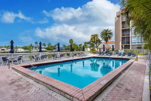 2101 Atlantic Shores Blvd, Hallandale Beach, FL 33009 - Photo 35