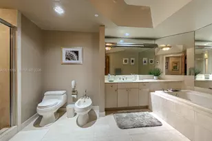2000 Island Blvd, Aventura, FL 33160 - Photo 37