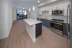 19401 W Dixie Hwy, Miami, FL 33180 - Photo 23