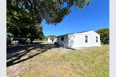 2370 NW 96th St, Miami, FL 33147 - Photo 21