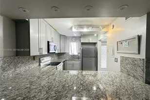 9370 SW 8th St, Boca Raton, FL 33428 - Photo 11
