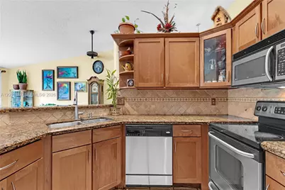 3761 Alcantara Ave #A-79, Doral, FL 33178 - Photo 9