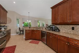 18253 NW 15th Ln, Pembroke Pines, FL 33029 - Photo 13