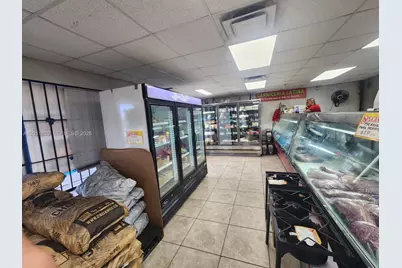 4125 E 10th Ct, Hialeah, FL 33013 - Photo 7