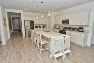 12262 SW Roma Cir, Port Saint Lucie, FL 34987 - Photo 5