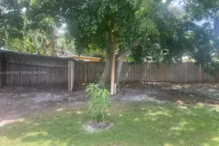 1041 NE 35th St, Oakland Park, FL 33334 - Photo 13