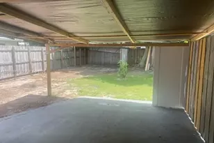 1041 NE 35th St, Oakland Park, FL 33334 - Photo 11