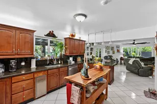 3024 SW 98th Ct, Miami, FL 33165 - Photo 19