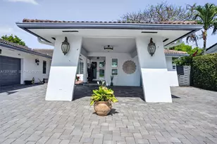 3024 SW 98th Ct, Miami, FL 33165 - Photo 3