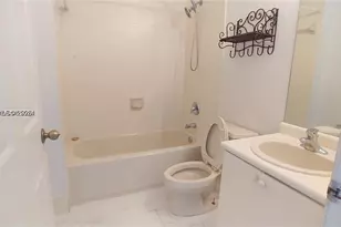 1528 SE 24th Ct, Homestead, FL 33035 - Photo 5