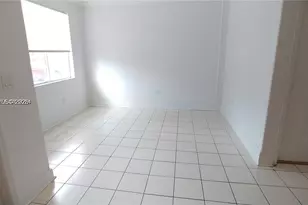 1528 SE 24th Ct, Homestead, FL 33035 - Photo 3