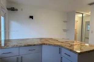 524 Washington Ave, Miami Beach, FL 33139 - Photo 7