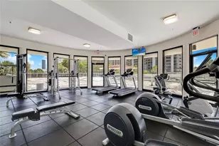 20515 E Country Club Dr, Aventura, FL 33180 - Photo 21