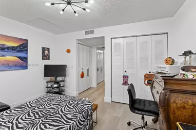 800 SW 137th Ave #411G, Pembroke Pines, FL 33027 - Photo 17