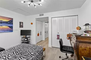 800 SW 137th Ave, Pembroke Pines, FL 33027 - Photo 17