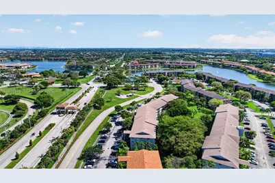 800 SW 137th Ave #411G, Pembroke Pines, FL 33027 - Photo 3
