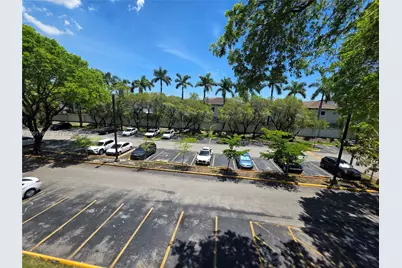 8180 Geneva Ct #322, Doral, FL 33166 - Photo 21