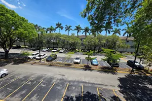 8180 Geneva Ct, Doral, FL 33166 - Photo 21