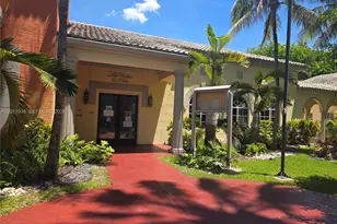 8180 Geneva Ct, Doral, FL 33166 - Photo 29