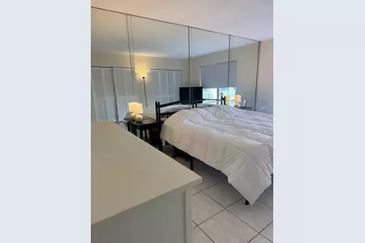 11111 Biscayne Blvd #2H, Miami, FL 33181 - Photo 17