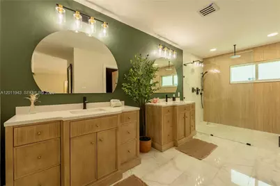 10461 SW 121st St, Miami, FL 33176 - Photo 33