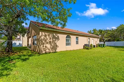 3788 NE 11th St, Homestead, FL 33033 - Photo 5