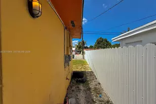 950 NW 109th St, Miami, FL 33168 - Photo 15