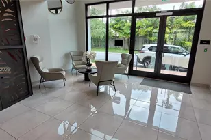 8001 NW 41st St, Doral, FL 33166 - Photo 9