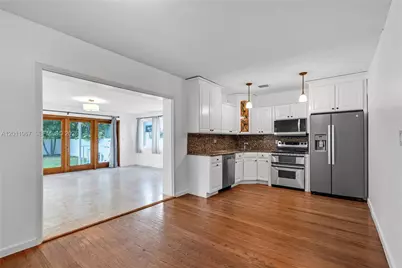 260 SW 29th Rd, Miami, FL 33129 - Photo 7
