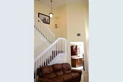 5570 NW 113th Ct, Doral, FL 33178 - Photo 9