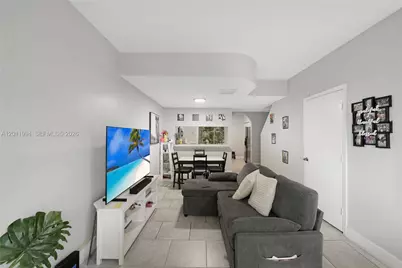 29 Simonton Cir #29, Weston, FL 33326 - Photo 3