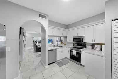 29 Simonton Cir #29, Weston, FL 33326 - Photo 13