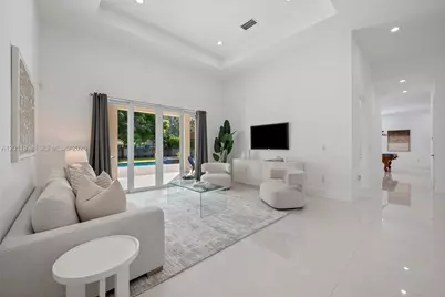 10703 SW 84th Ave, Miami, FL 33156 - Photo 3