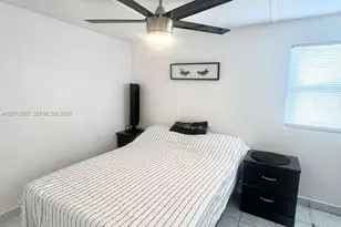 219 W Lake Dr, Hallandale Beach, FL 33009 - Photo 11