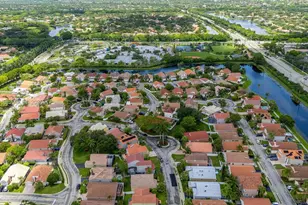303 Bridgeton Rd, Weston, FL 33326 - Photo 39
