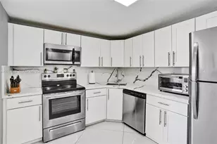 2750 NE 183rd St, Aventura, FL 33160 - Photo 15