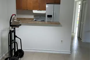 9445 SW 76th St, Miami, FL 33173 - Photo 7