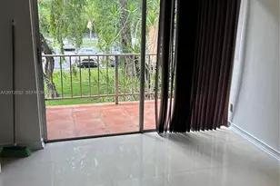 9445 SW 76th St, Miami, FL 33173 - Photo 5