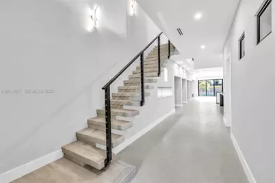 808 SW 9th St #808-B, Fort Lauderdale, FL 33315 - Photo 5