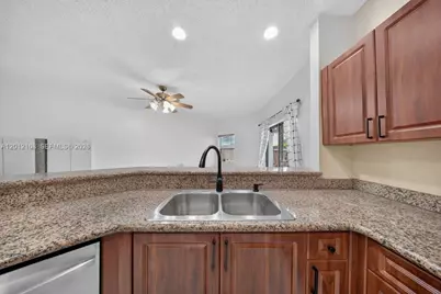 2334 SE 24th Ave #2334, Homestead, FL 33035 - Photo 11